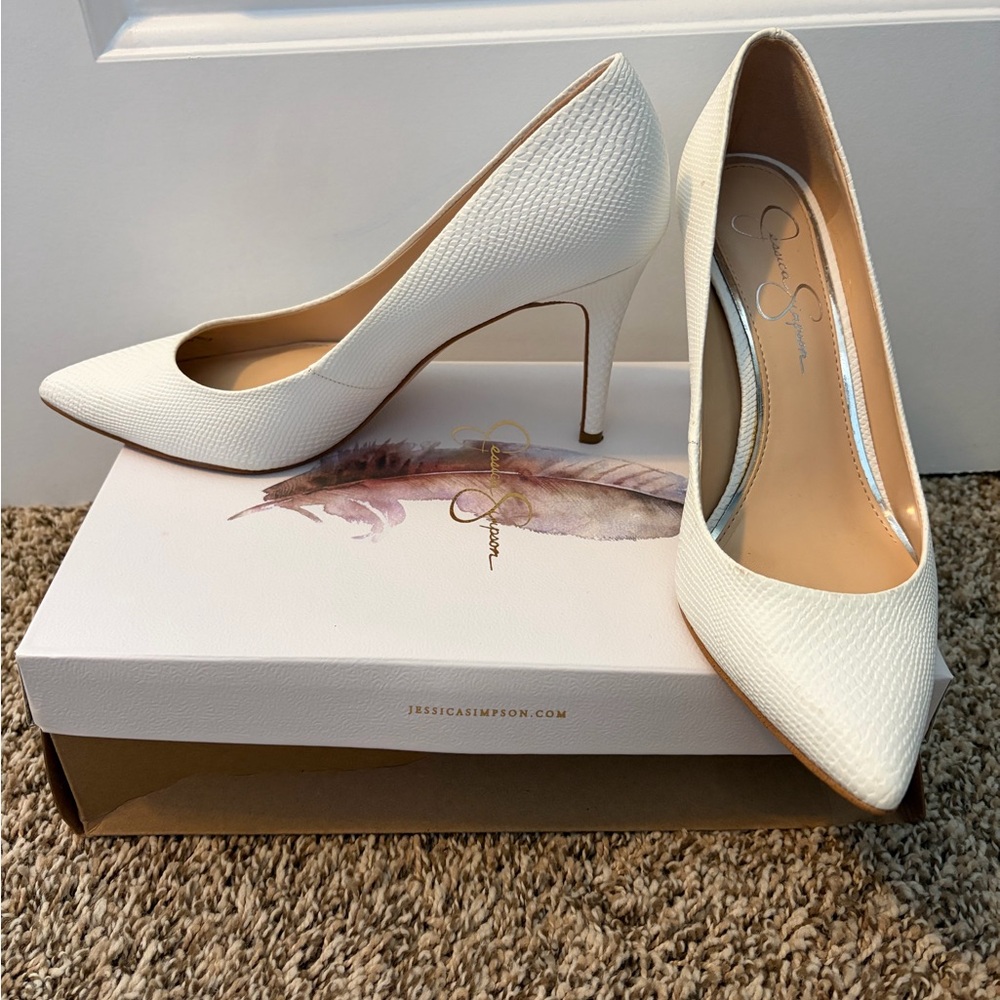 Jessica Simpson White Textured 3.5” Heels
